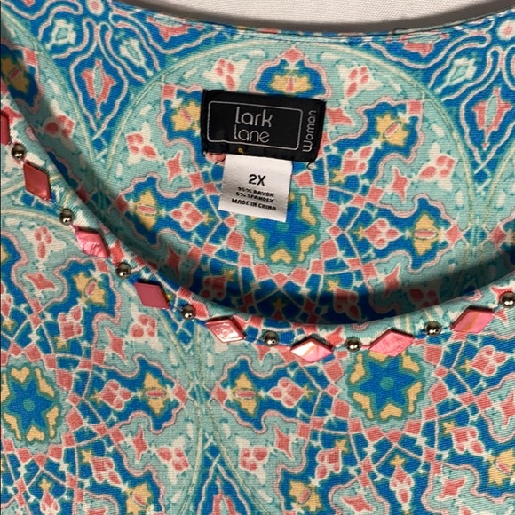 Blouses - Picture 2 of 3